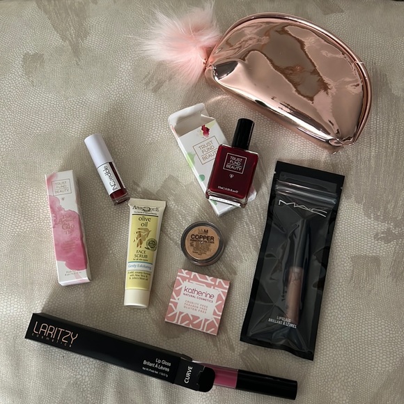 MAC, Trust Fund Beauty, Laritzy, Meech and Mia, Sephora - Picture 1 of 6